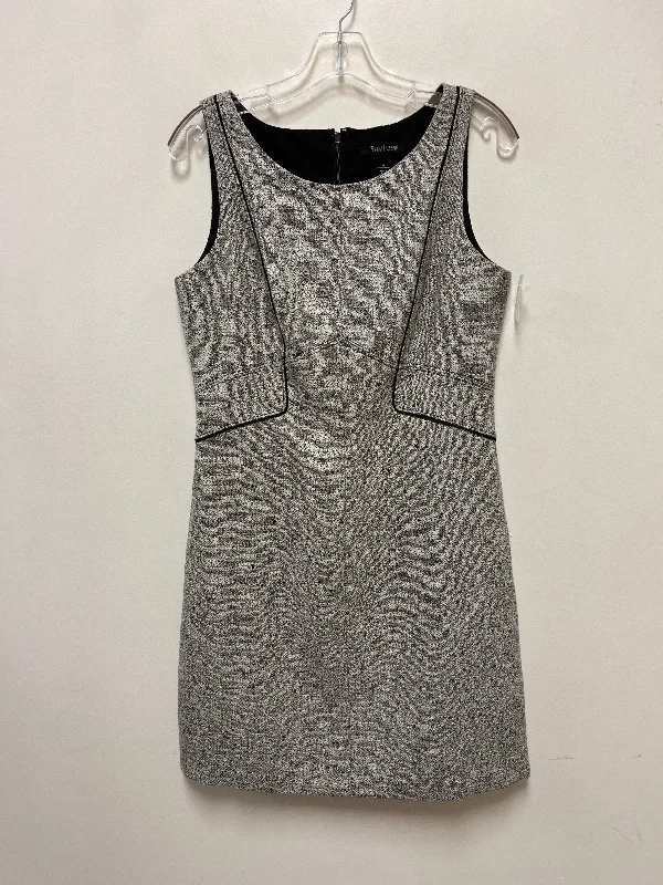 Dress Casual Short By White House Black Market In Grey, Size: S