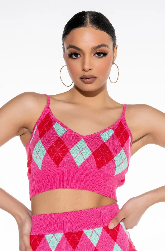 GET A CLUE KNIT CROP TOP