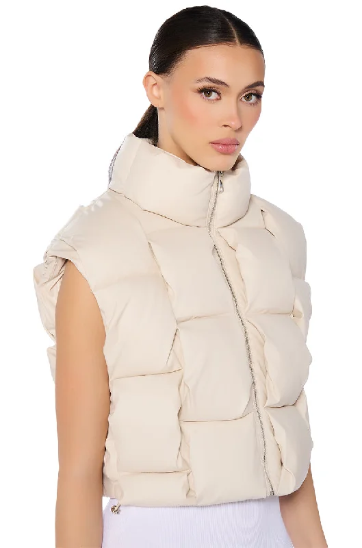 CROP PU WEAVE PUFFER VEST IN BEIGE